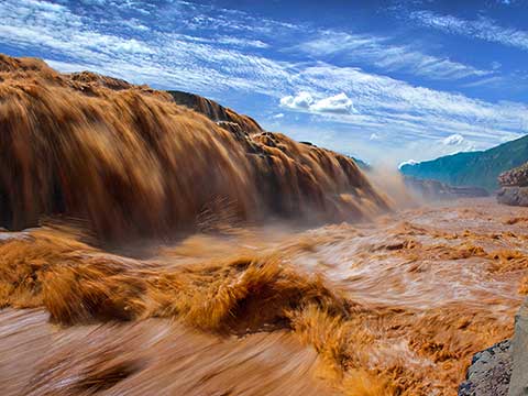 The Hukou Waterfall of the Yellow River: A Stunning Natural Waterfall Wonder