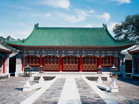 Tour Guide to the Prince Kungs Palace Museum in Beijing