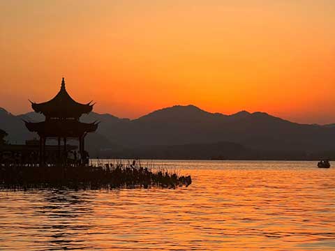 West Lake: A Heavenly Beauty in the world